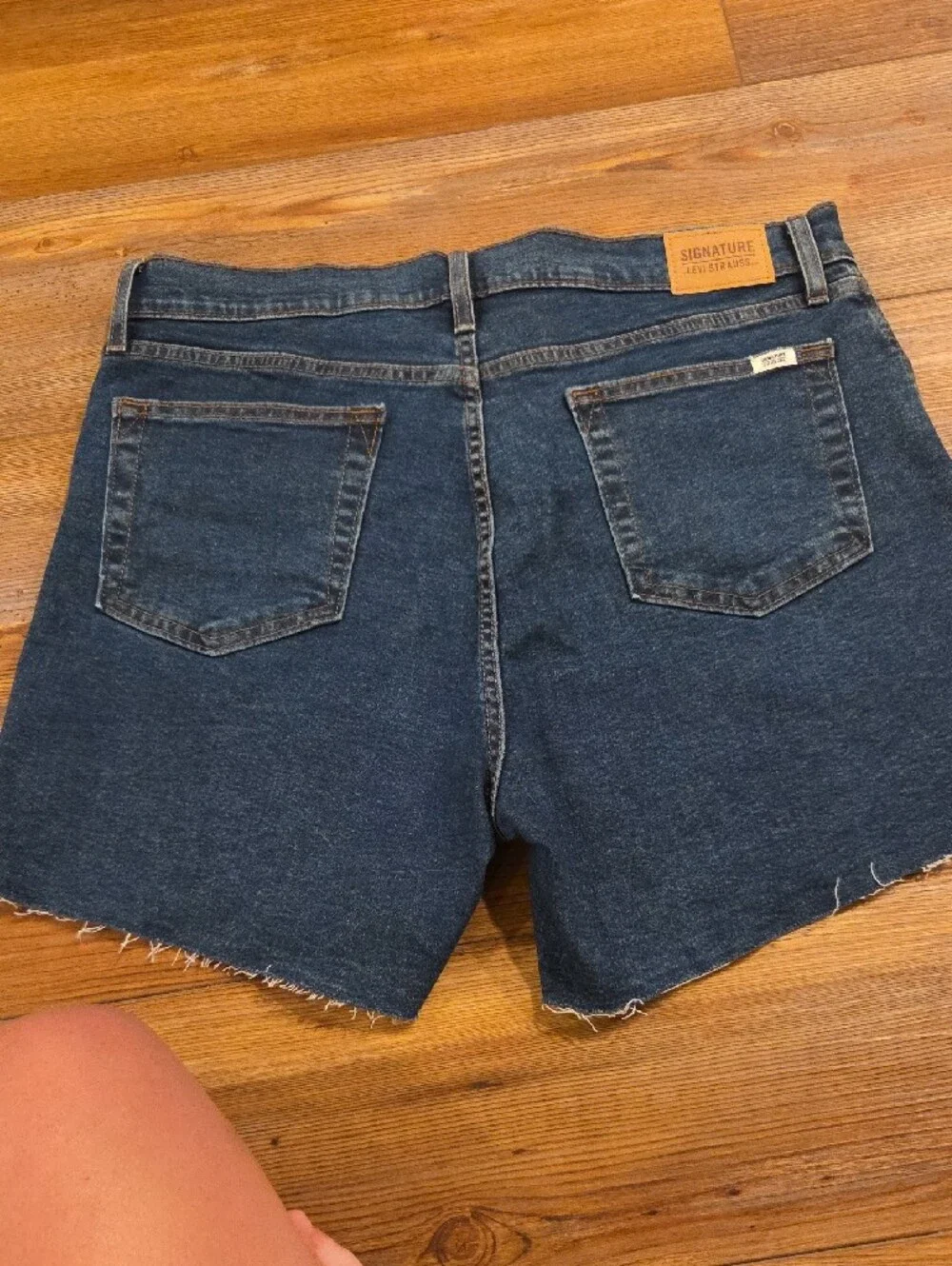 Levi Cutoff Shorts - Dark Blue Size 16